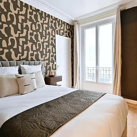 Beautiful Bright In 파리