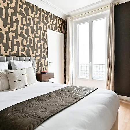 Beautiful Bright In 파리